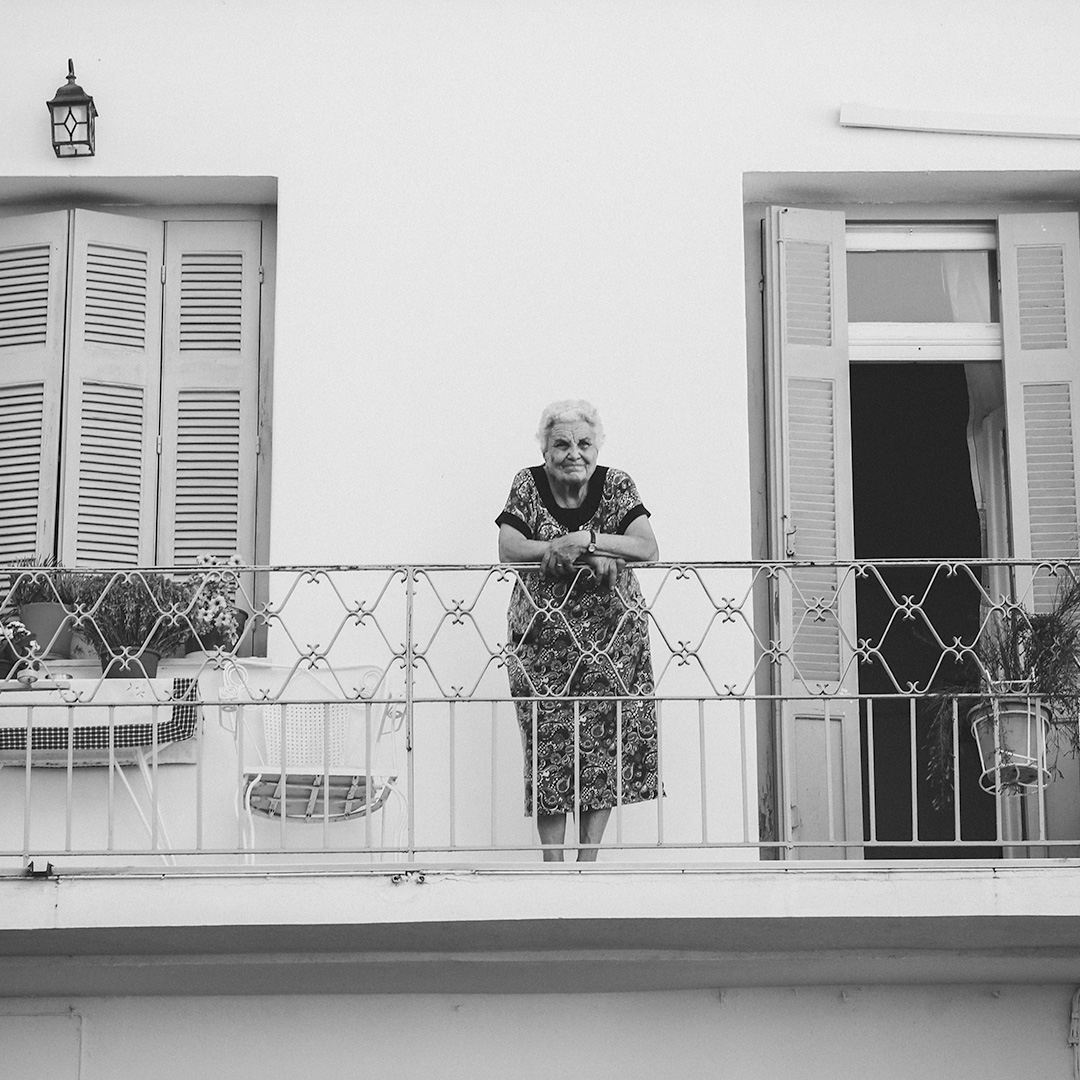 babuszka na balkonie