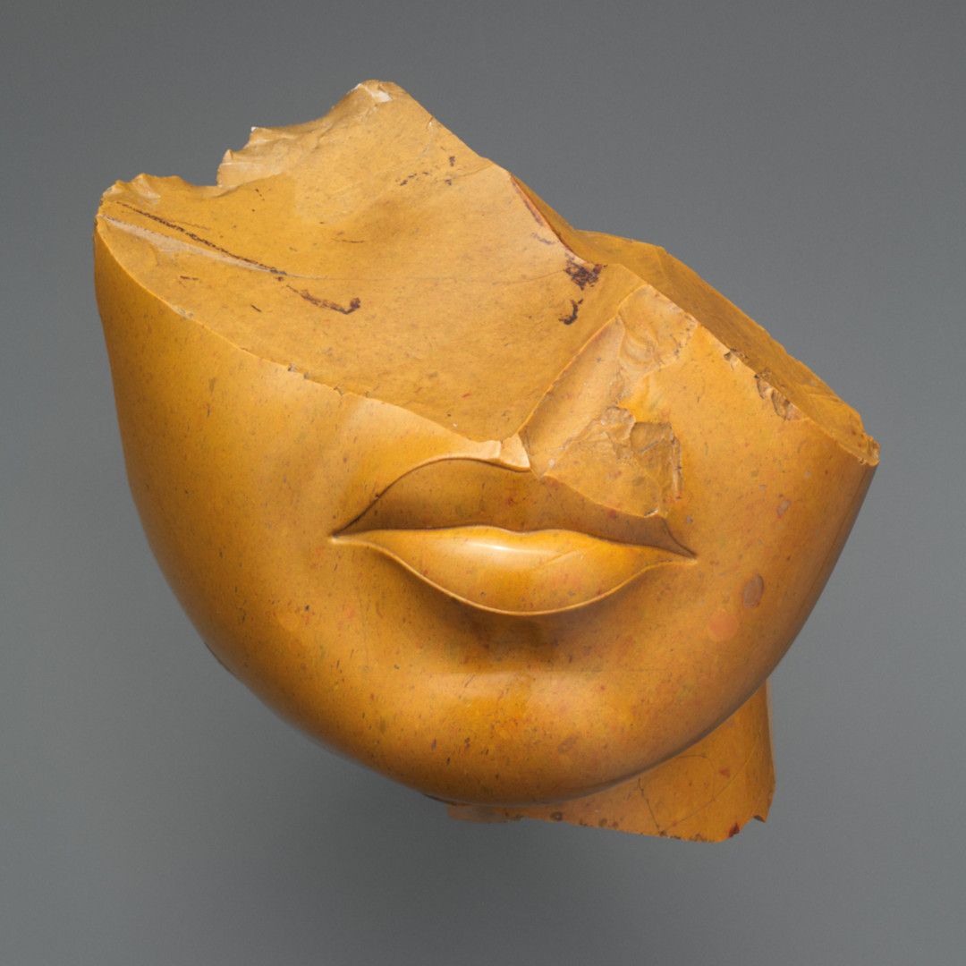 Głowa egipskiej rzeźby
