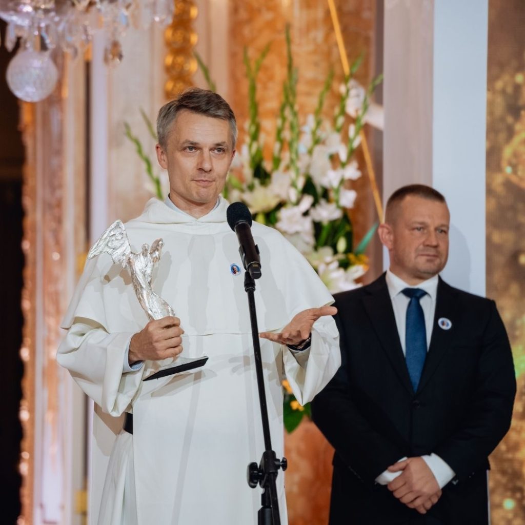 Roman Bielecki OP prezes Kazimierz Fedak na gali TOTUS TUUS