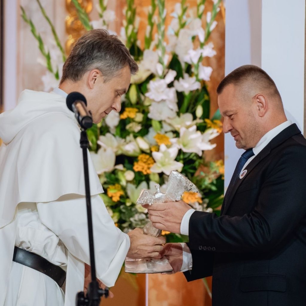 Roman Bielecki OP prezes Kazimierz Fedak na gali TOTUS TUUS