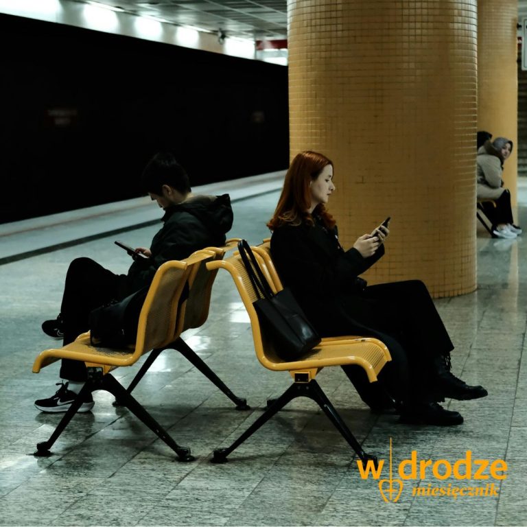 SPOTKANIE: Komu szkodzi smartfon